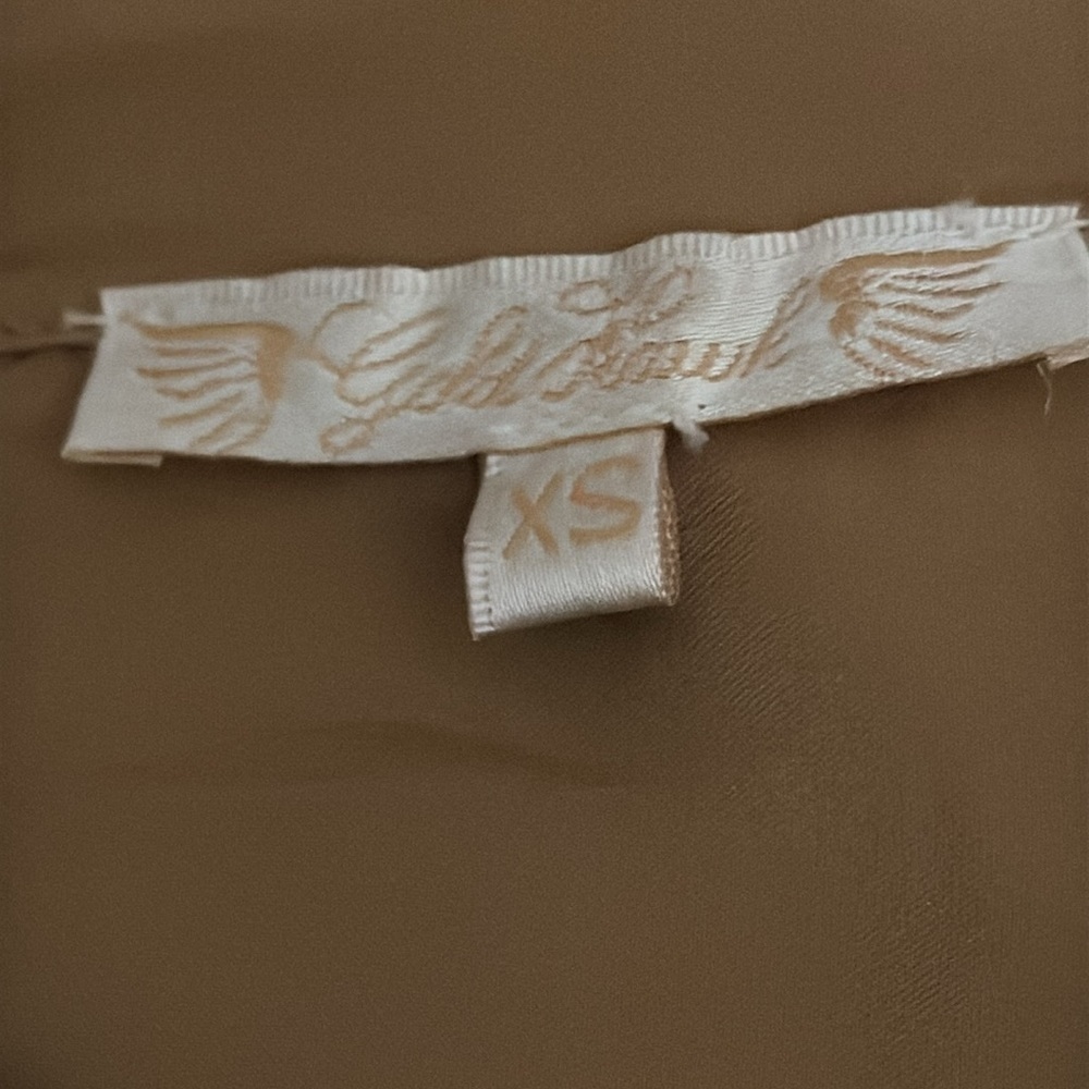 GOLD HAWK Shirt 100% Silk Size XS Blouse‎ Top Tan Luxury Business Casual Party - Picture 8 of 10